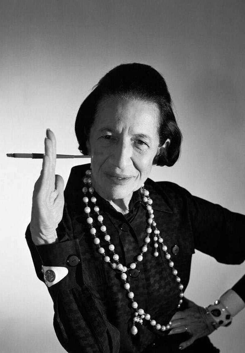 VIVA ELLAS: DIANA VREELAND